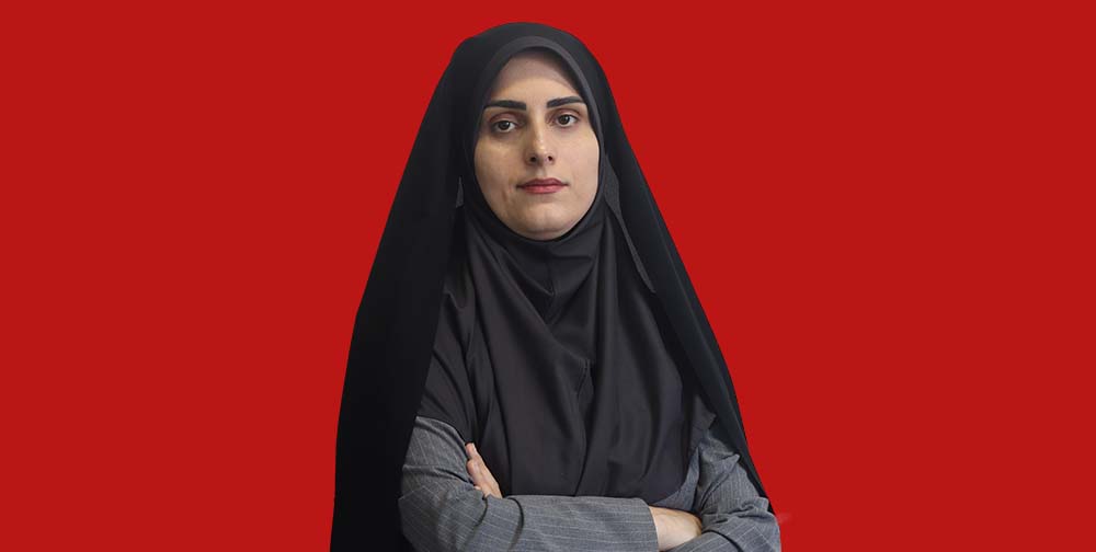 خانم مینا عاشوری